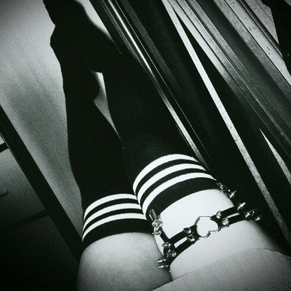 Punk Heart Garter Oscuro