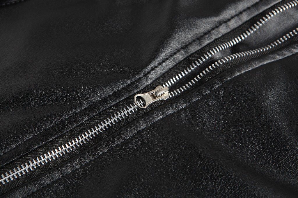 Chaqueta Negra Esencial del Vacío