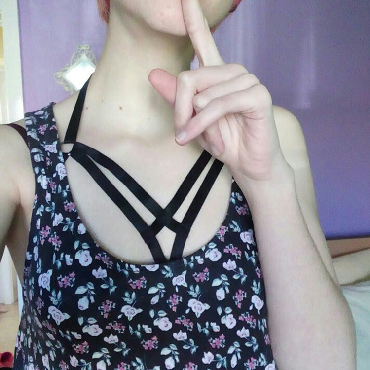 Deep-v Ribbon Harness Bra del Inframundo