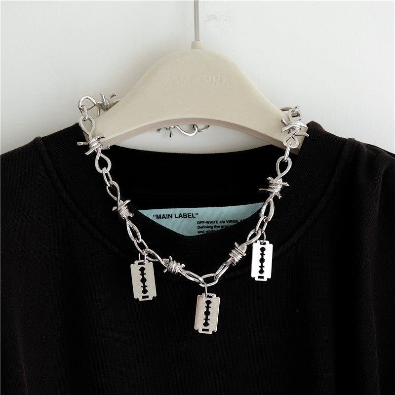 Collar Cuchillas del Caos