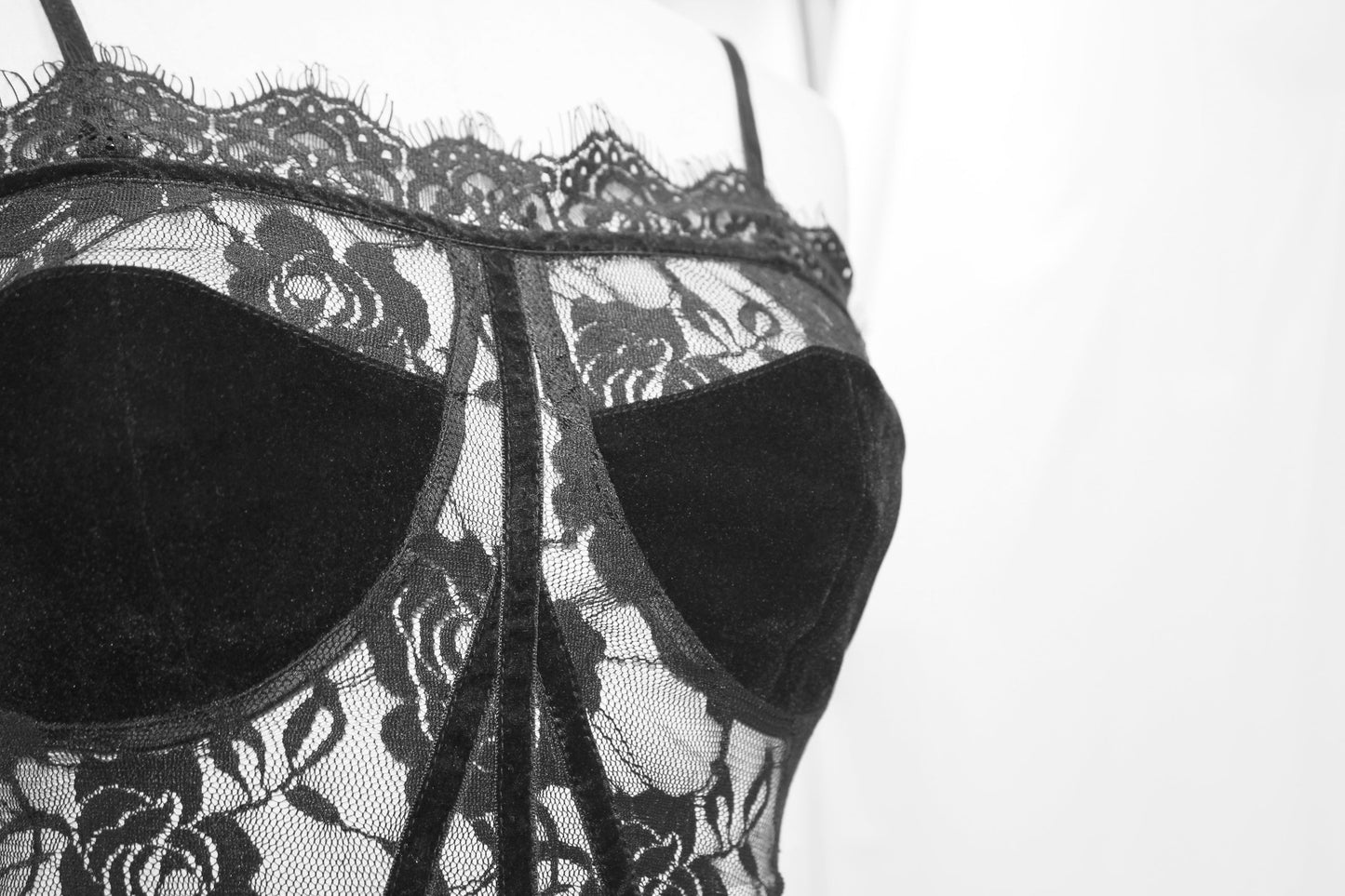 Top Gótico Leona de Encaje