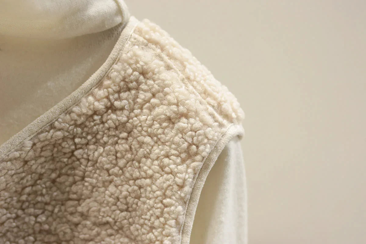 Chaqueta Gótica Two Pocket Plush Vest