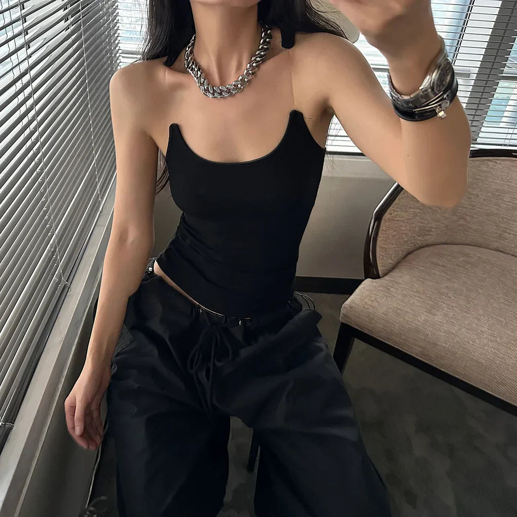 Top Gótico 's Invisible Strap Tank