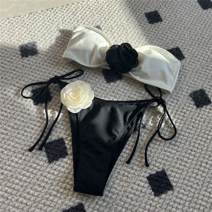 Top Gótico Flower Bandeau Bikini