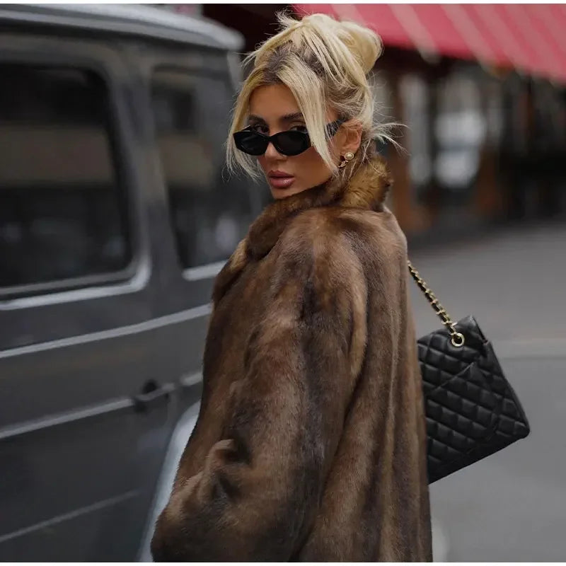 Abrigo Gótico 's Faux Fur