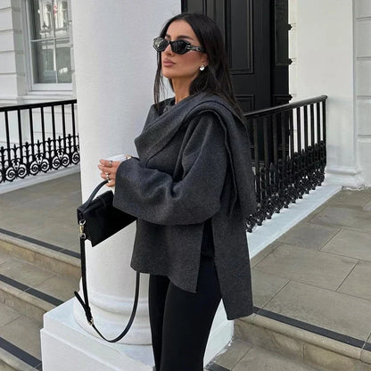 Chaqueta Gótica 's Asymmetric Scarf