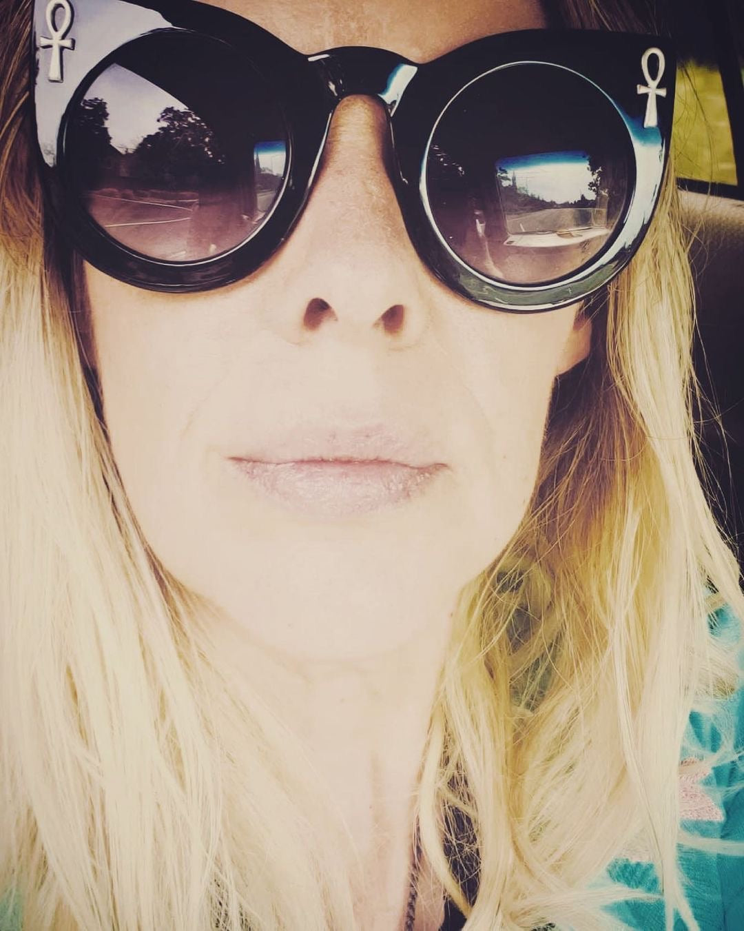 Double Life Sunglasses del Inframundo