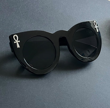 Double Life Sunglasses del Inframundo