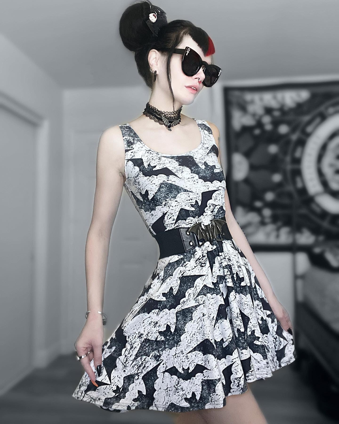 Double Life Sunglasses del Inframundo