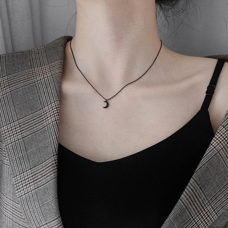 Gótico Moon Collar Oscuro