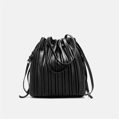 Catalina Cuero Shoulder Bolso
