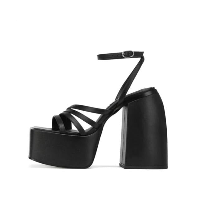 Tacones Góticos Ava Leather