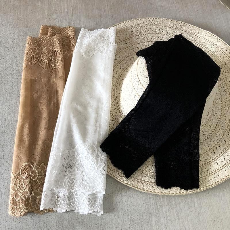 The Siouxsie Lace Gloves Maldito